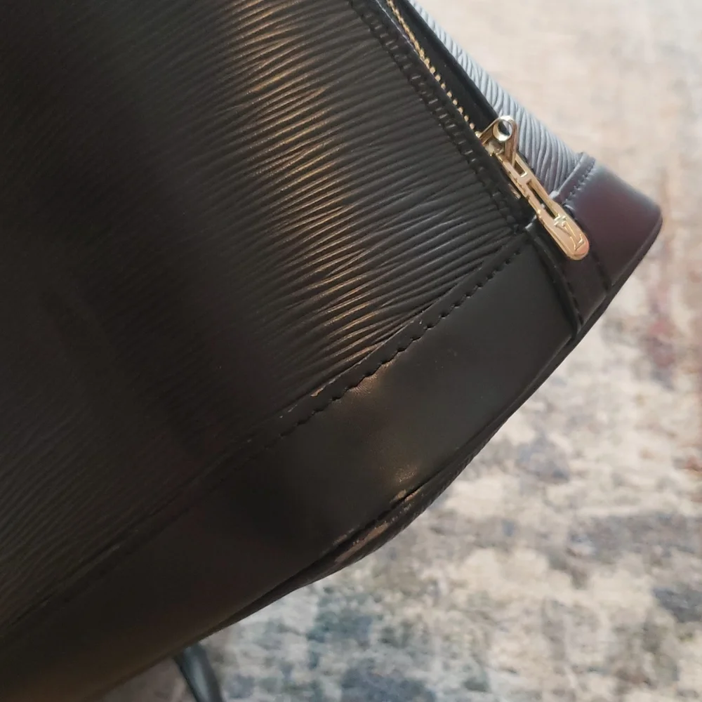 Louis Vuitton epi black alma - Picture 7 of 16